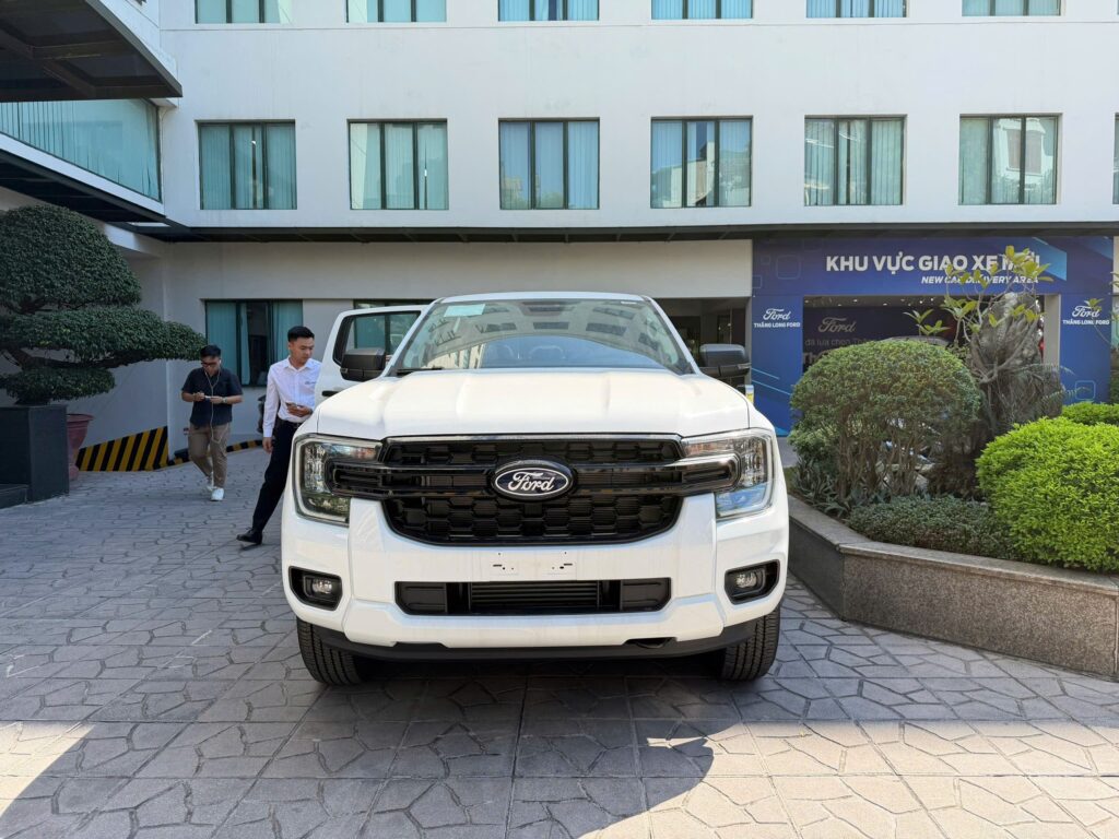 Ford Ranger tại showroom Nam Định Ford
