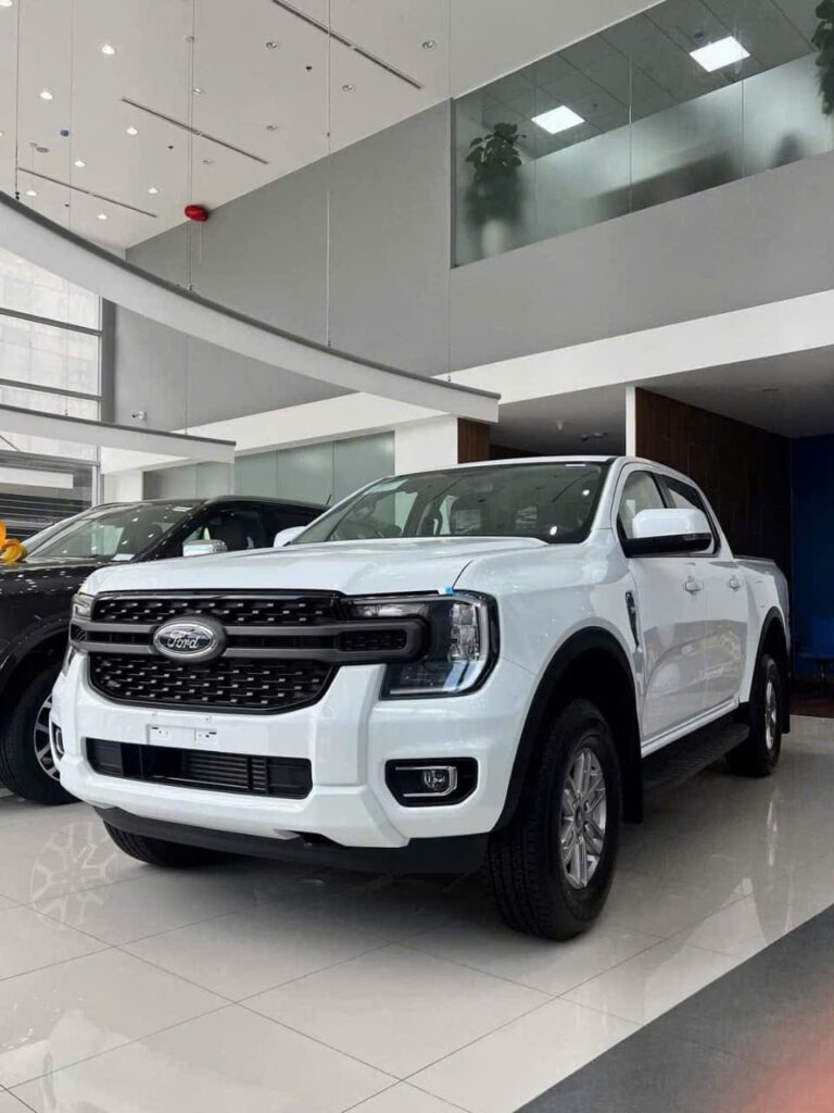 Ford Ranger tại showroom Nam Định Ford