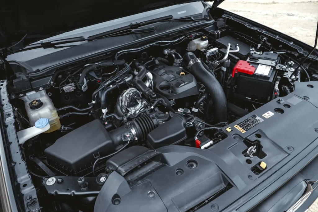 Khoang động cơ Ford Ranger Wildtrak 2.0