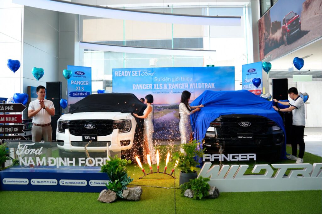 Khoảnh khắc ra mắt Ford Ranger XLS và Wildtrak tại Nam Định Ford